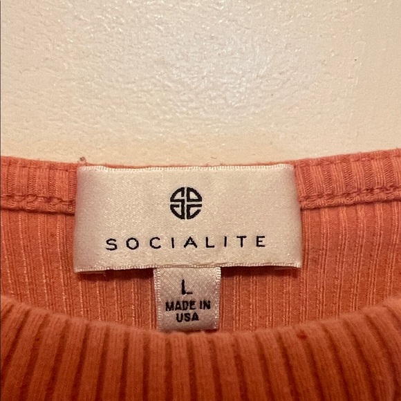 Socialite Gwendolyn Cropped Knit Top - Picture 3 of 6